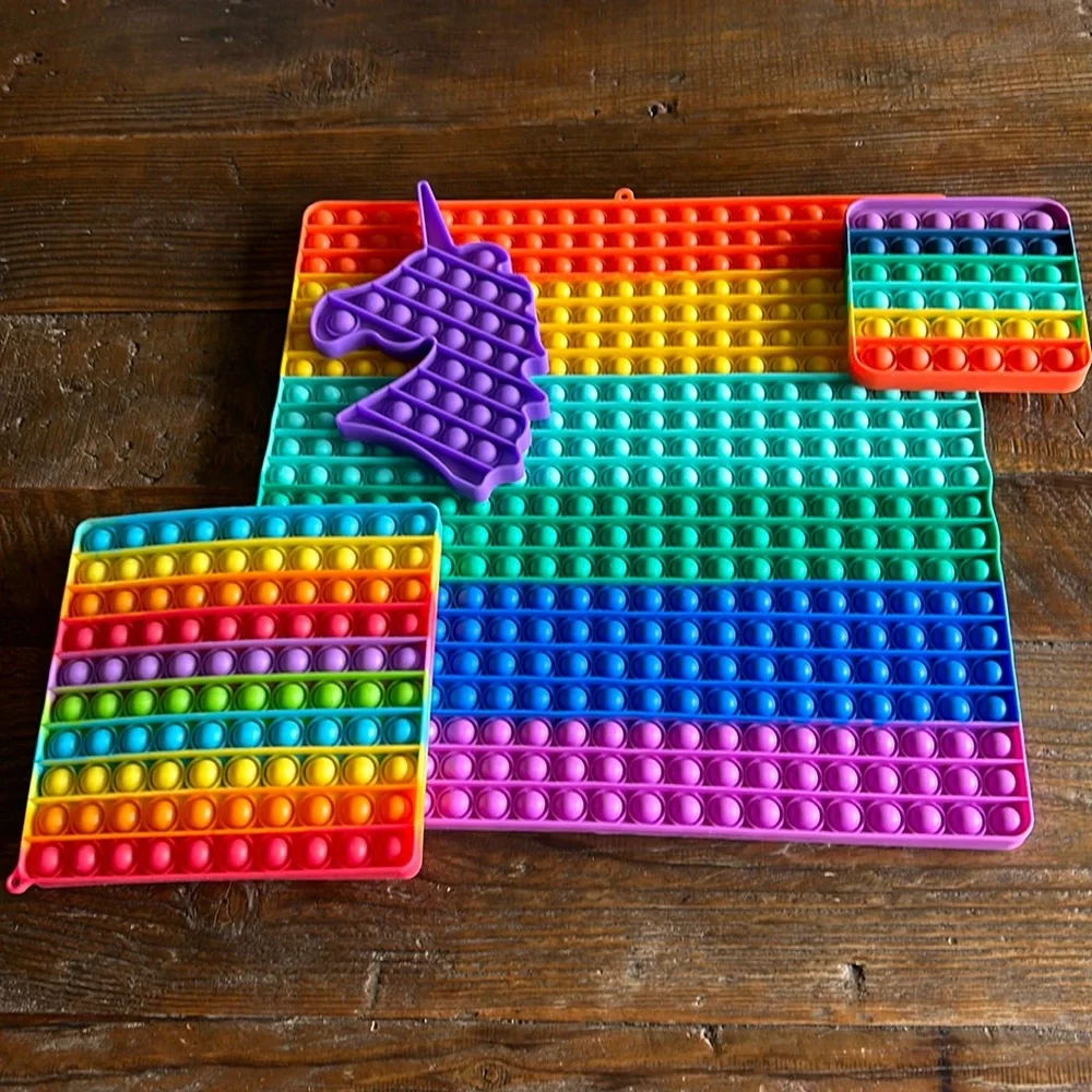 Set of 4 Popits! 3 rainbow squares, XL, Med & Small, 1 purple unicorn- Like new!